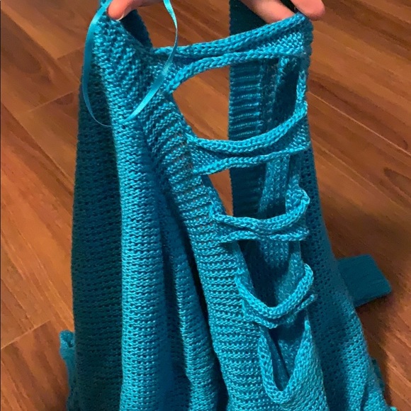 Cropped Cardigan with Shoulder Caging Detail - Picture 3 of 3